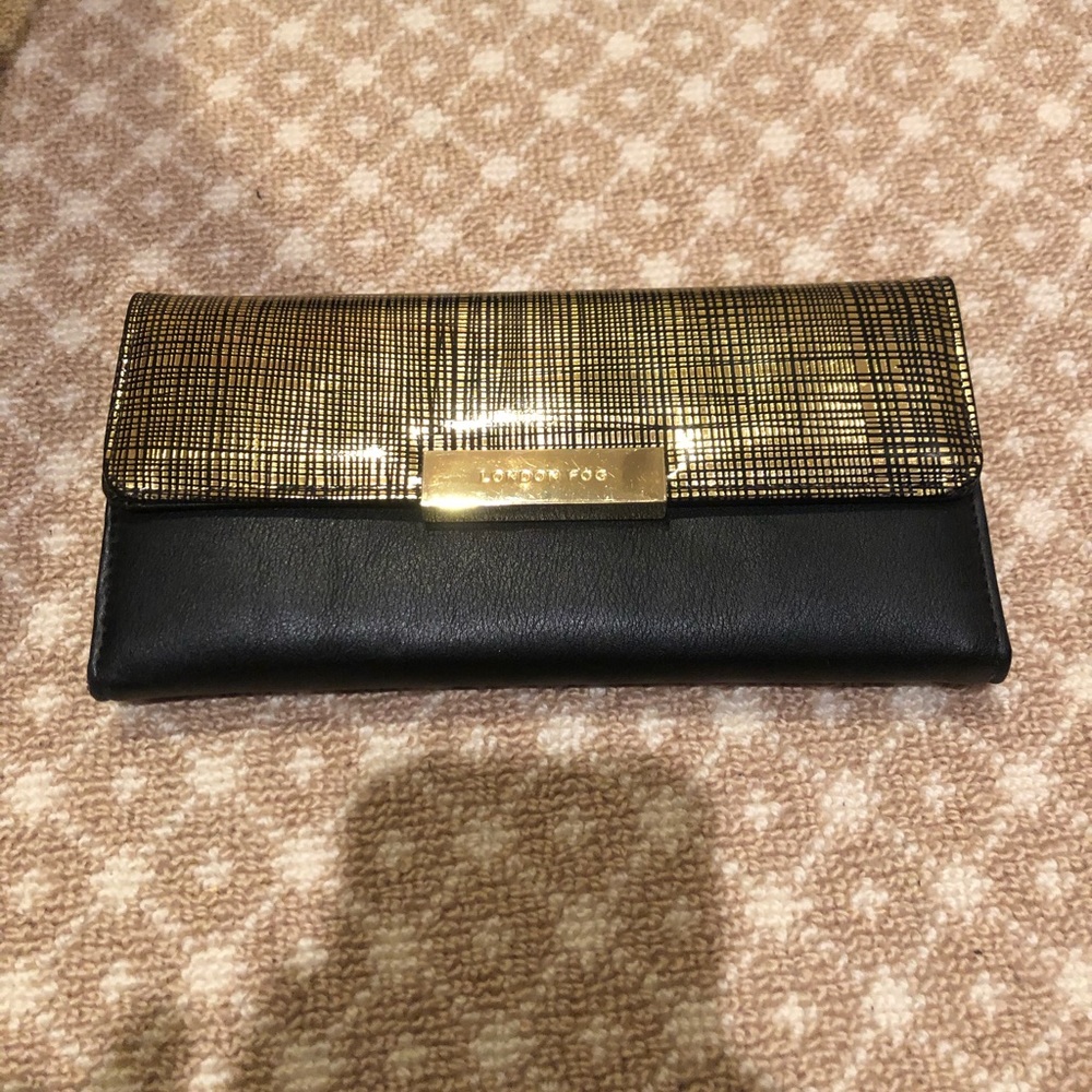 London Fog black and gold wallet